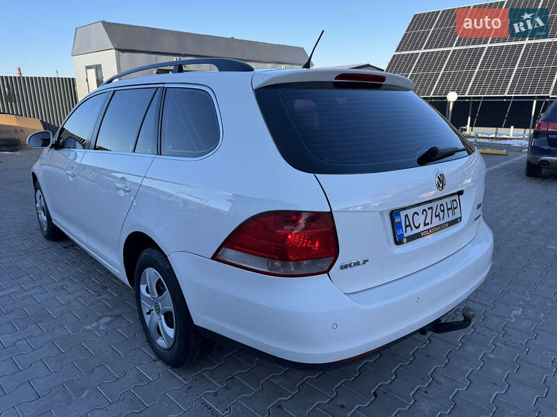 Універсал Volkswagen Golf 2009 в Володимирі