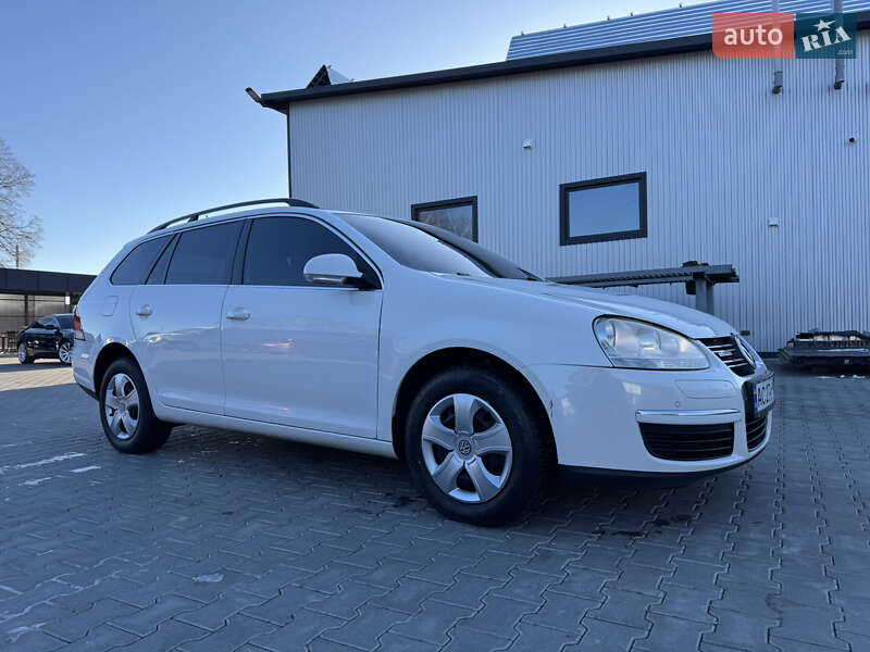 Універсал Volkswagen Golf 2009 в Володимирі