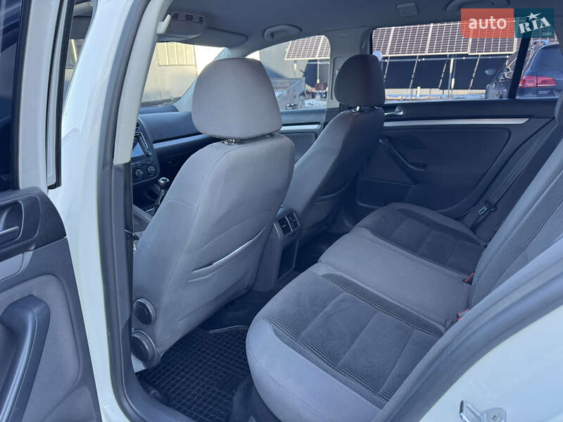 Універсал Volkswagen Golf 2009 в Володимирі