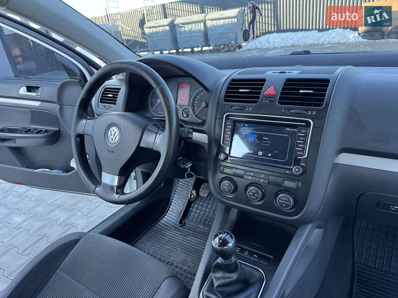 Універсал Volkswagen Golf 2009 в Володимирі