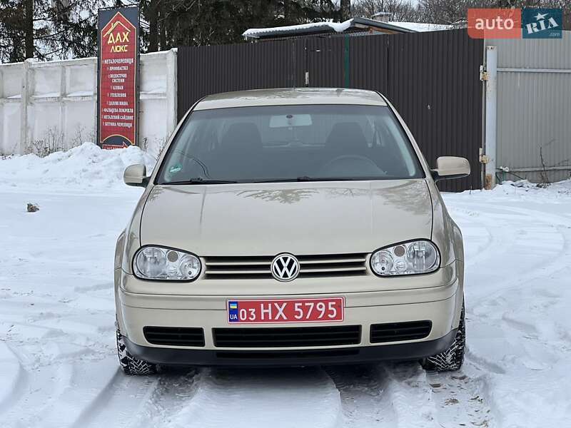 Хетчбек Volkswagen Golf 2003 в Красилові