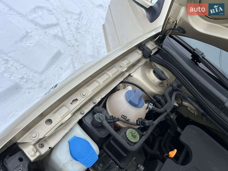 Хетчбек Volkswagen Golf 2003 в Красилові