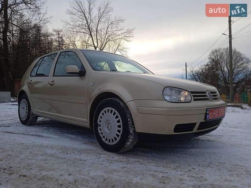 Хетчбек Volkswagen Golf 2003 в Красилові