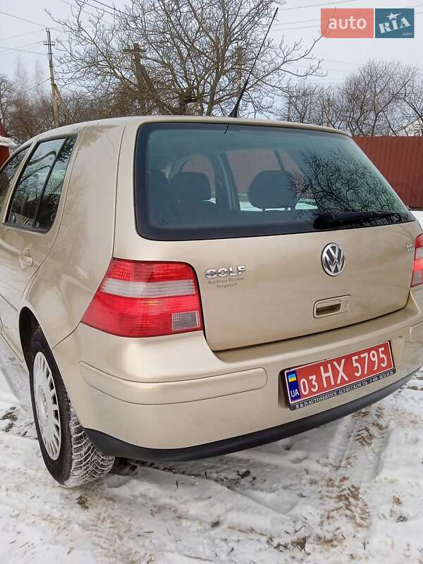 Хетчбек Volkswagen Golf 2003 в Красилові