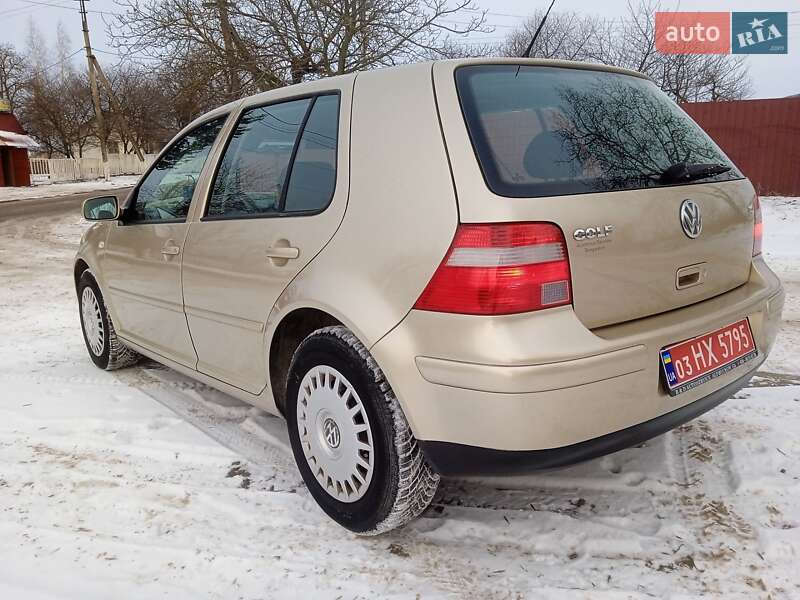 Хетчбек Volkswagen Golf 2003 в Красилові