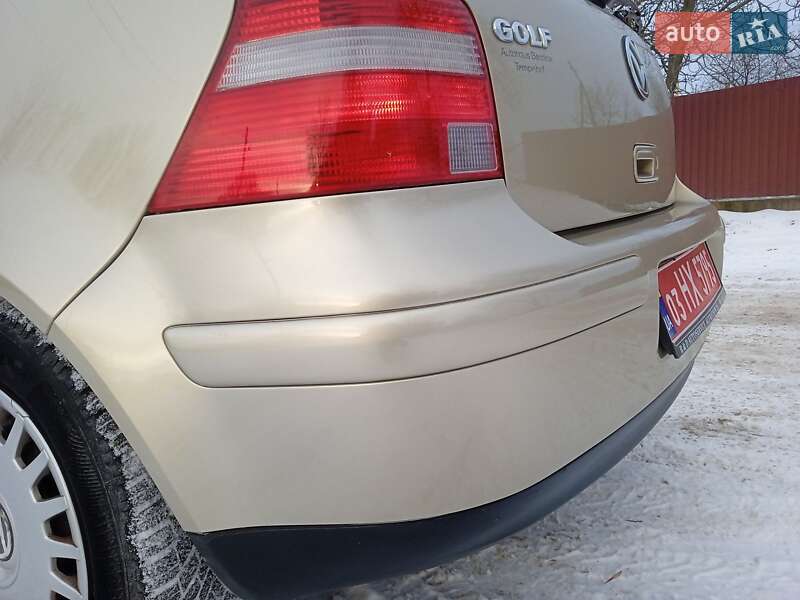 Хетчбек Volkswagen Golf 2003 в Красилові