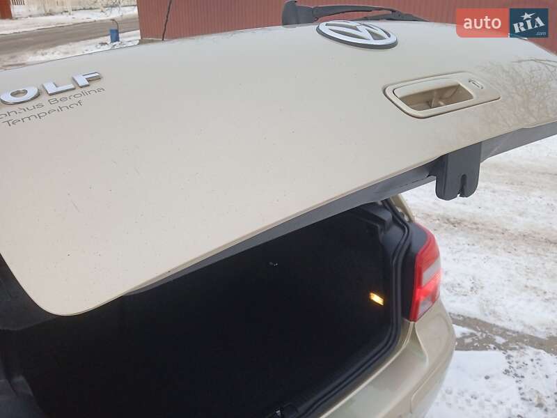 Хетчбек Volkswagen Golf 2003 в Красилові