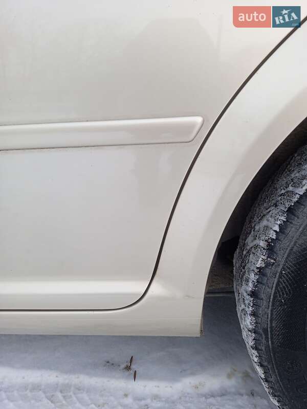 Хетчбек Volkswagen Golf 2003 в Красилові