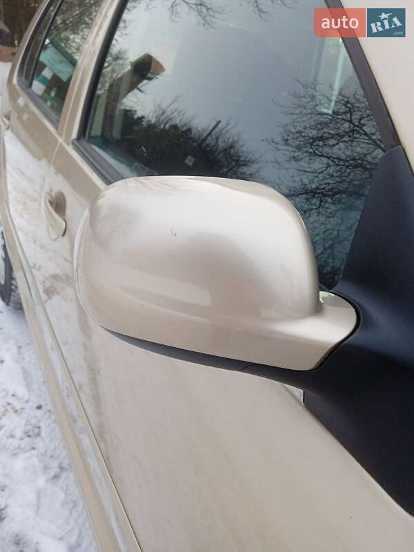 Хетчбек Volkswagen Golf 2003 в Красилові