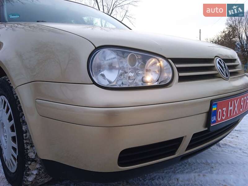 Хетчбек Volkswagen Golf 2003 в Красилові