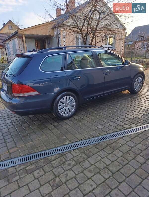 Універсал Volkswagen Golf 2009 в Луцьку