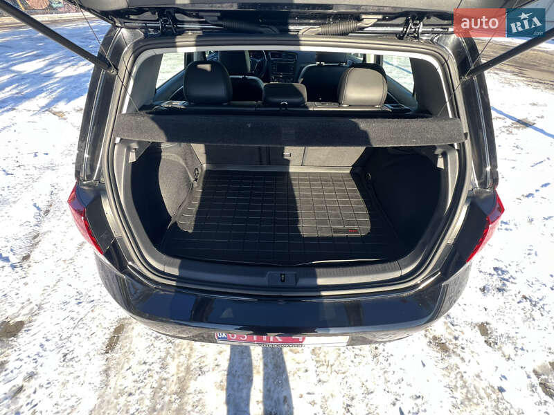 Хетчбек Volkswagen Golf 2019 в Луцьку