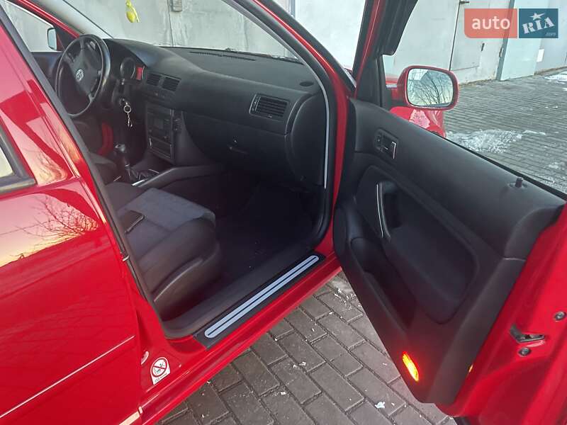 Універсал Volkswagen Golf 2006 в Тернополі