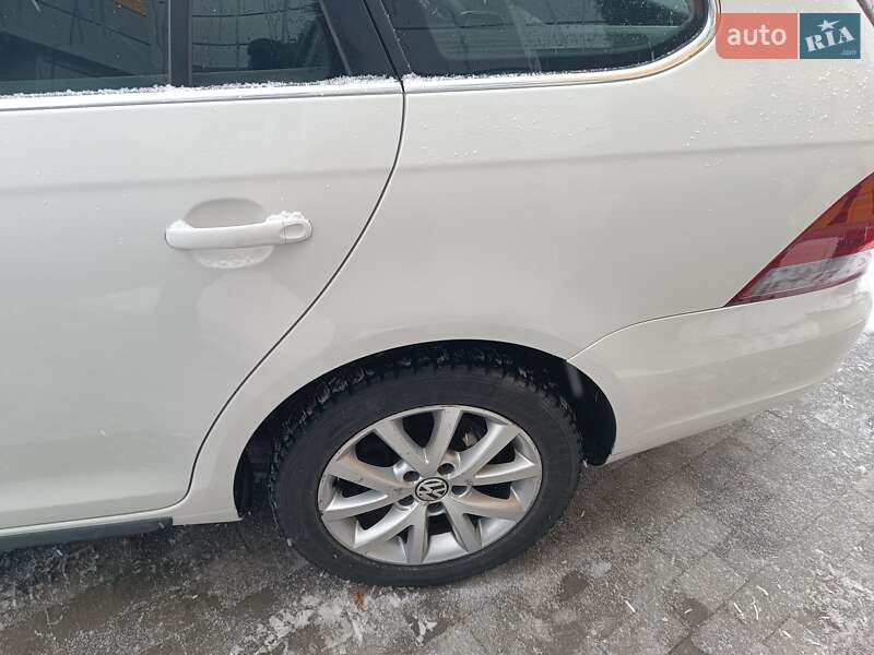 Універсал Volkswagen Golf 2011 в Вінниці