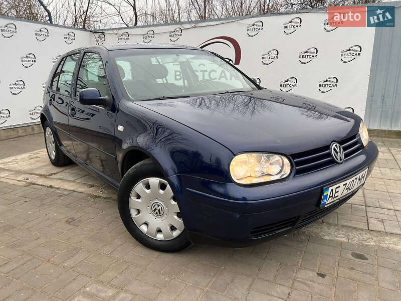 Хетчбек Volkswagen Golf 2003 в Дніпрі