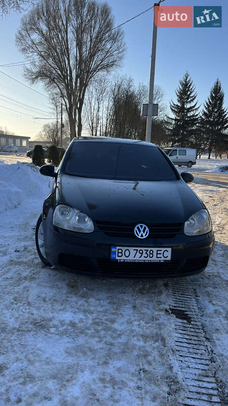 Хетчбек Volkswagen Golf 2004 в Тернополі