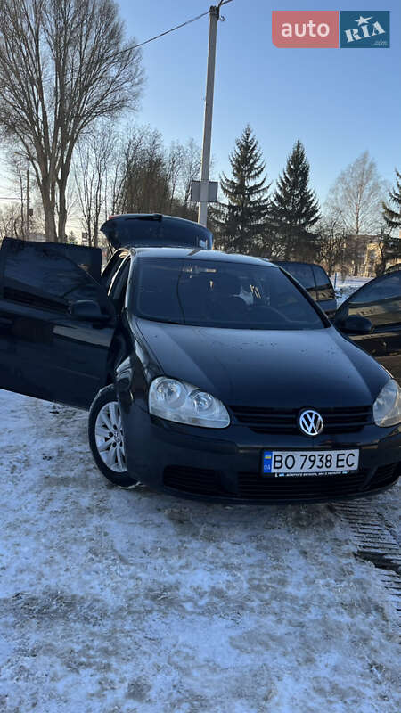 Хетчбек Volkswagen Golf 2004 в Тернополі