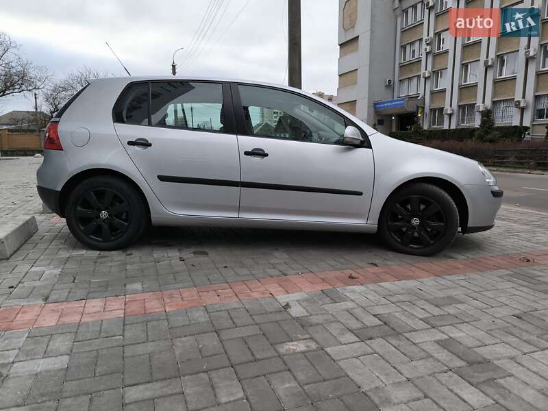 Хетчбек Volkswagen Golf 2006 в Черкасах