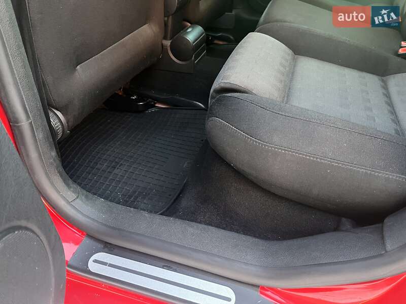 Універсал Volkswagen Golf 2006 в Тернополі