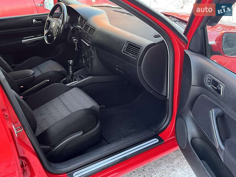 Універсал Volkswagen Golf 2006 в Тернополі