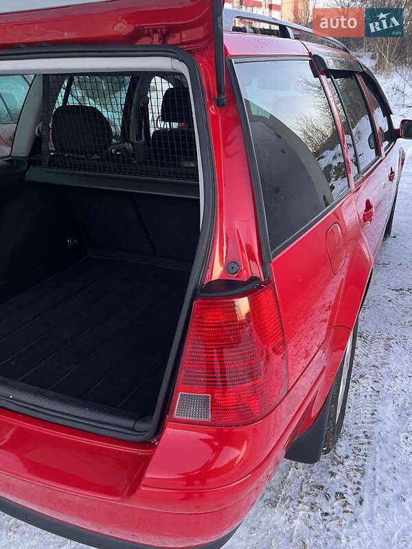 Універсал Volkswagen Golf 2006 в Тернополі