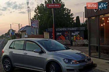 Хэтчбек Volkswagen Golf 2014 в Черновцах