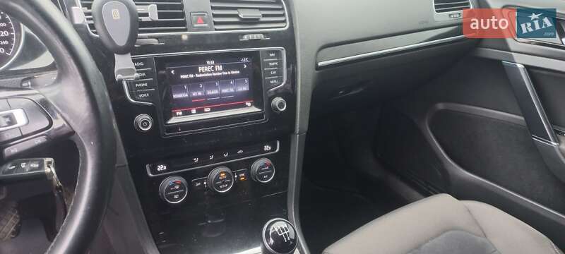 Універсал Volkswagen Golf 2013 в Бородянці