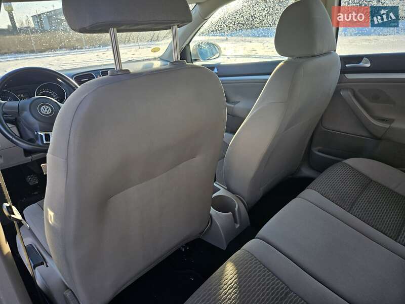 Универсал Volkswagen Golf 2010 в Луцке