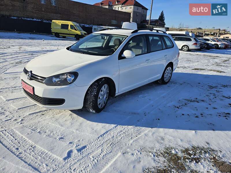Универсал Volkswagen Golf 2010 в Луцке