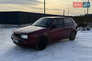 Хетчбек Volkswagen Golf 1993 в Городку