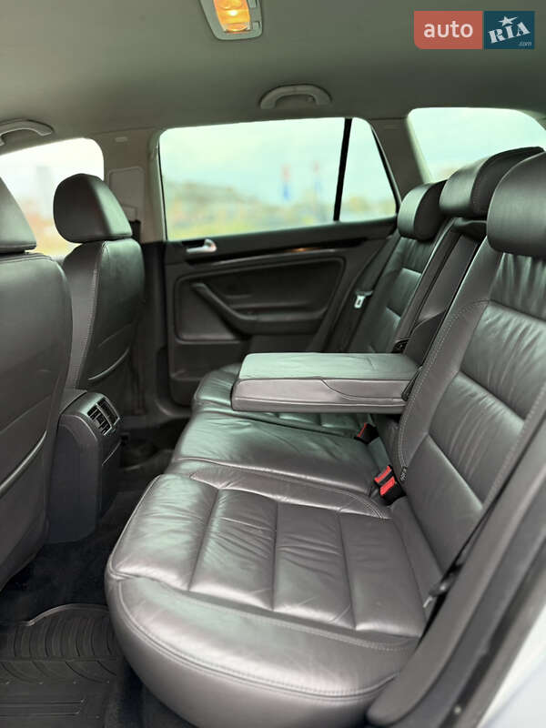 Універсал Volkswagen Golf 2011 в Володимирі