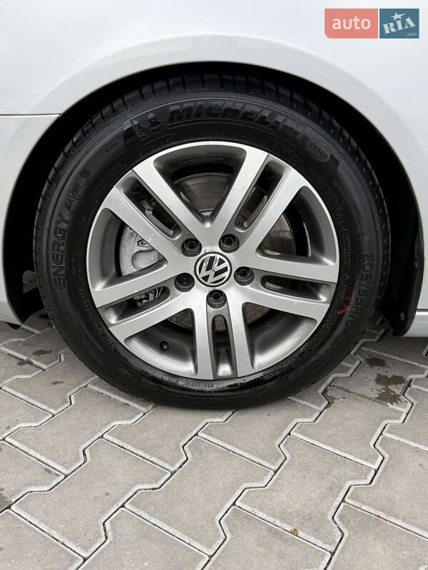 Універсал Volkswagen Golf 2011 в Володимирі