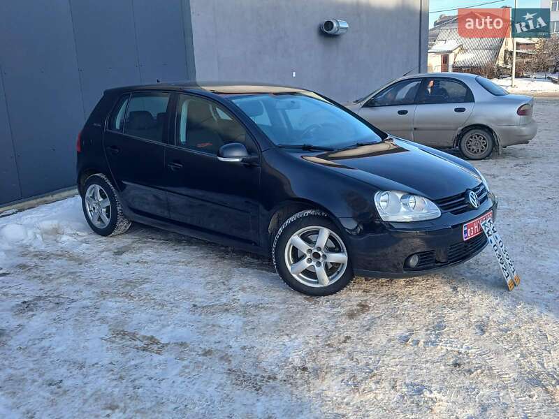 Хетчбек Volkswagen Golf 2006 в Тернополі