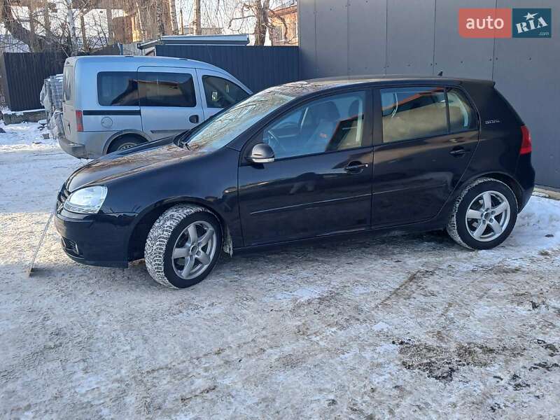 Хетчбек Volkswagen Golf 2006 в Тернополі