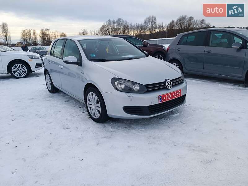 Хетчбек Volkswagen Golf 2009 в Києві