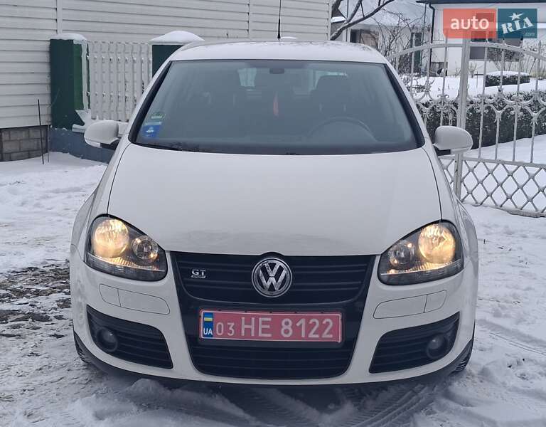 Хэтчбек Volkswagen Golf 2008 в Дубно