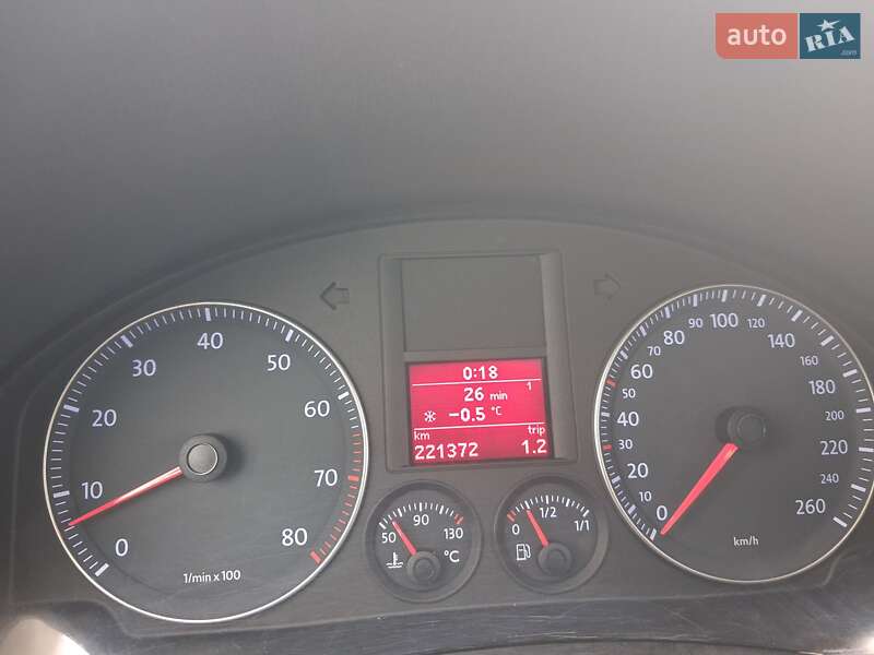 Хэтчбек Volkswagen Golf 2008 в Дубно