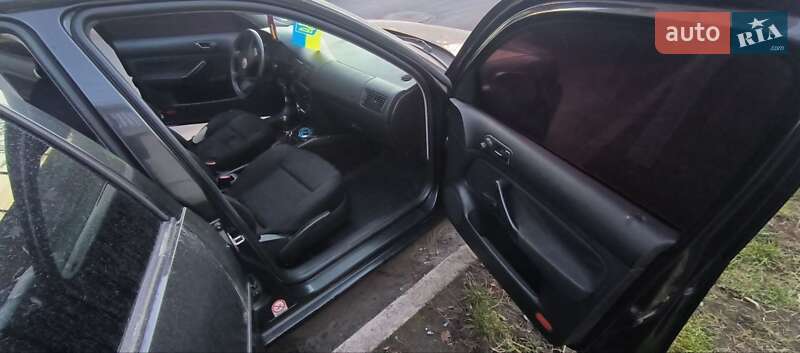 Хэтчбек Volkswagen Golf 2000 в Виннице