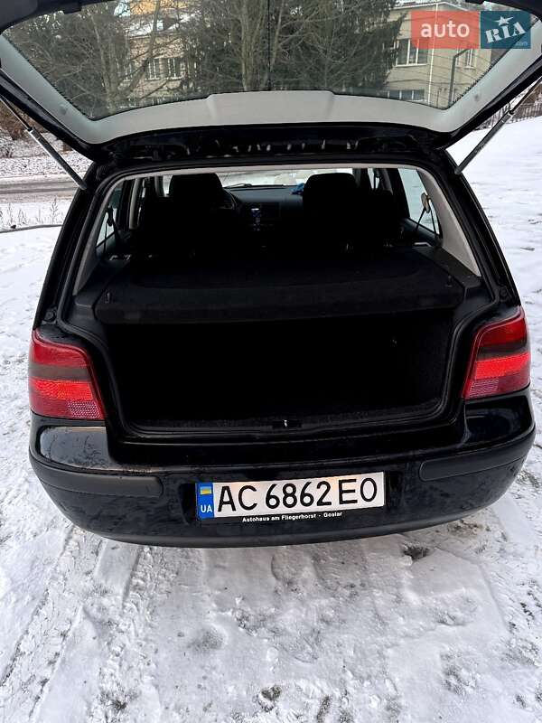 Хэтчбек Volkswagen Golf 2001 в Горохове