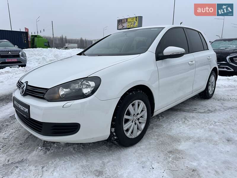 Хетчбек Volkswagen Golf 2012 в Києві