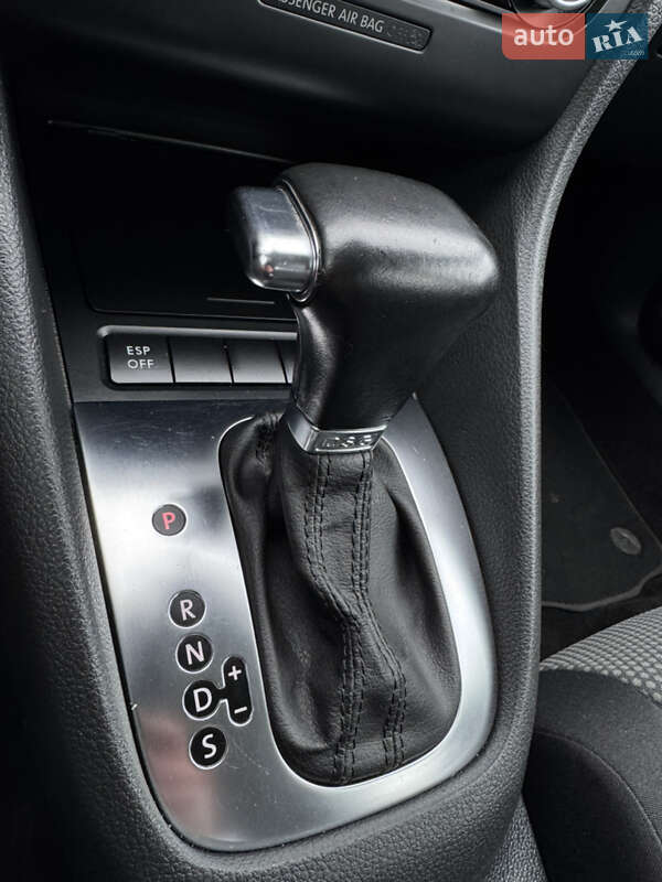 Хэтчбек Volkswagen Golf 2009 в Владимире