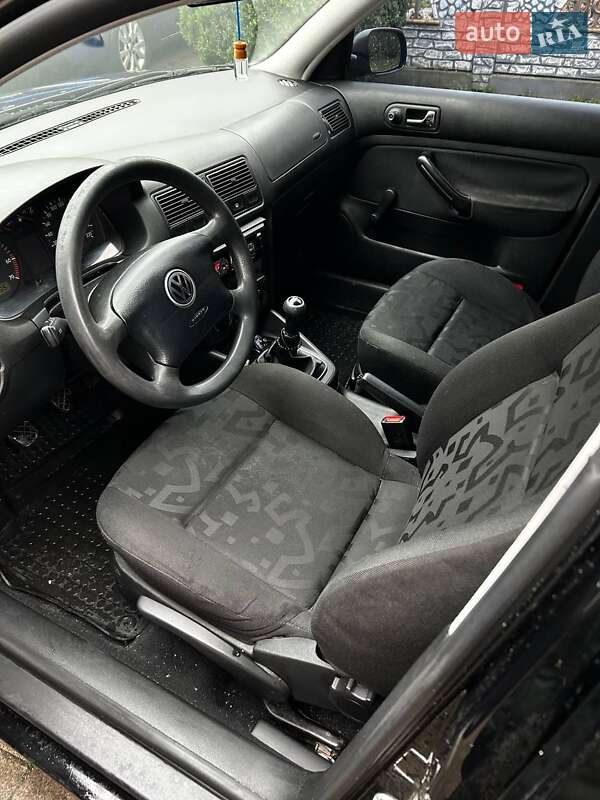 Хэтчбек Volkswagen Golf 1998 в Жовкве