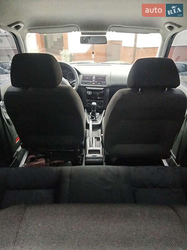 Хэтчбек Volkswagen Golf 1998 в Жовкве