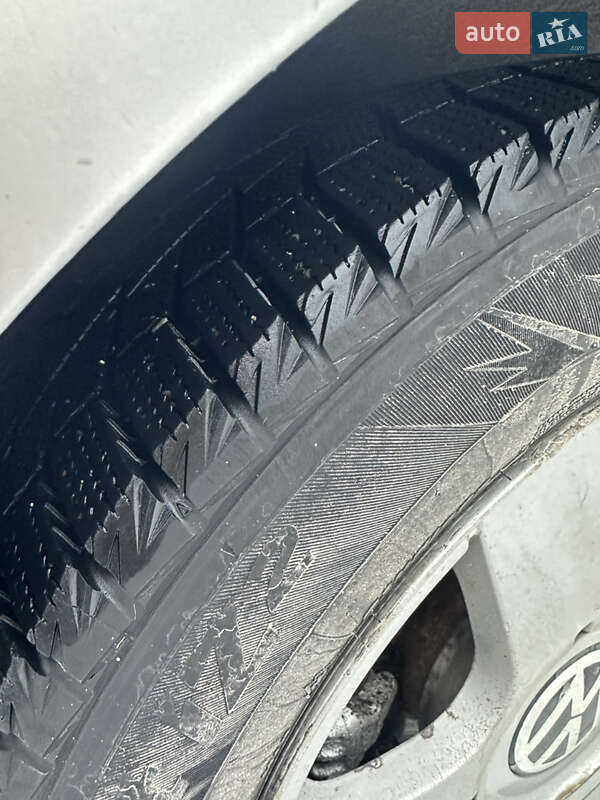 Хэтчбек Volkswagen Golf 1998 в Сокирянах