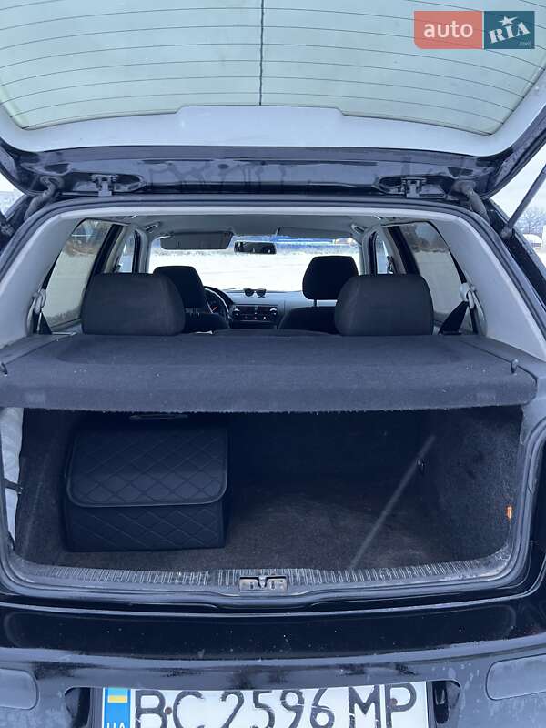 Хэтчбек Volkswagen Golf 2000 в Дрогобыче