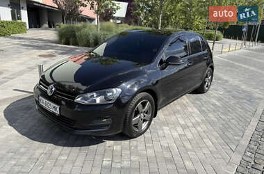 Хетчбек Volkswagen Golf 2016 в Києві