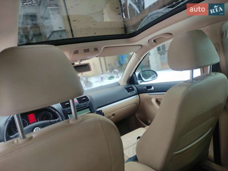 Универсал Volkswagen Golf 2009 в Каменец-Подольском