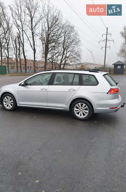 Универсал Volkswagen Golf 2018 в Чернигове