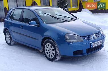 Хэтчбек Volkswagen Golf 2004 в Староконстантинове