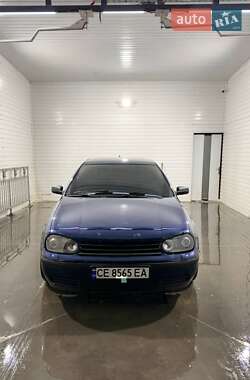 Хэтчбек Volkswagen Golf 2002 в Черновцах
